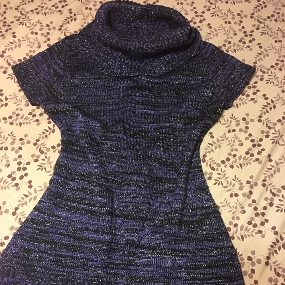 Adorable like new sweater tunic by Elementz