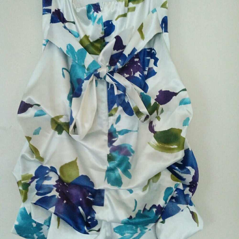Dress - Picture 2 of 3
