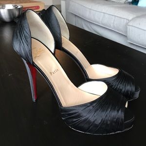 Christian Louboutin 5in peep toe heels