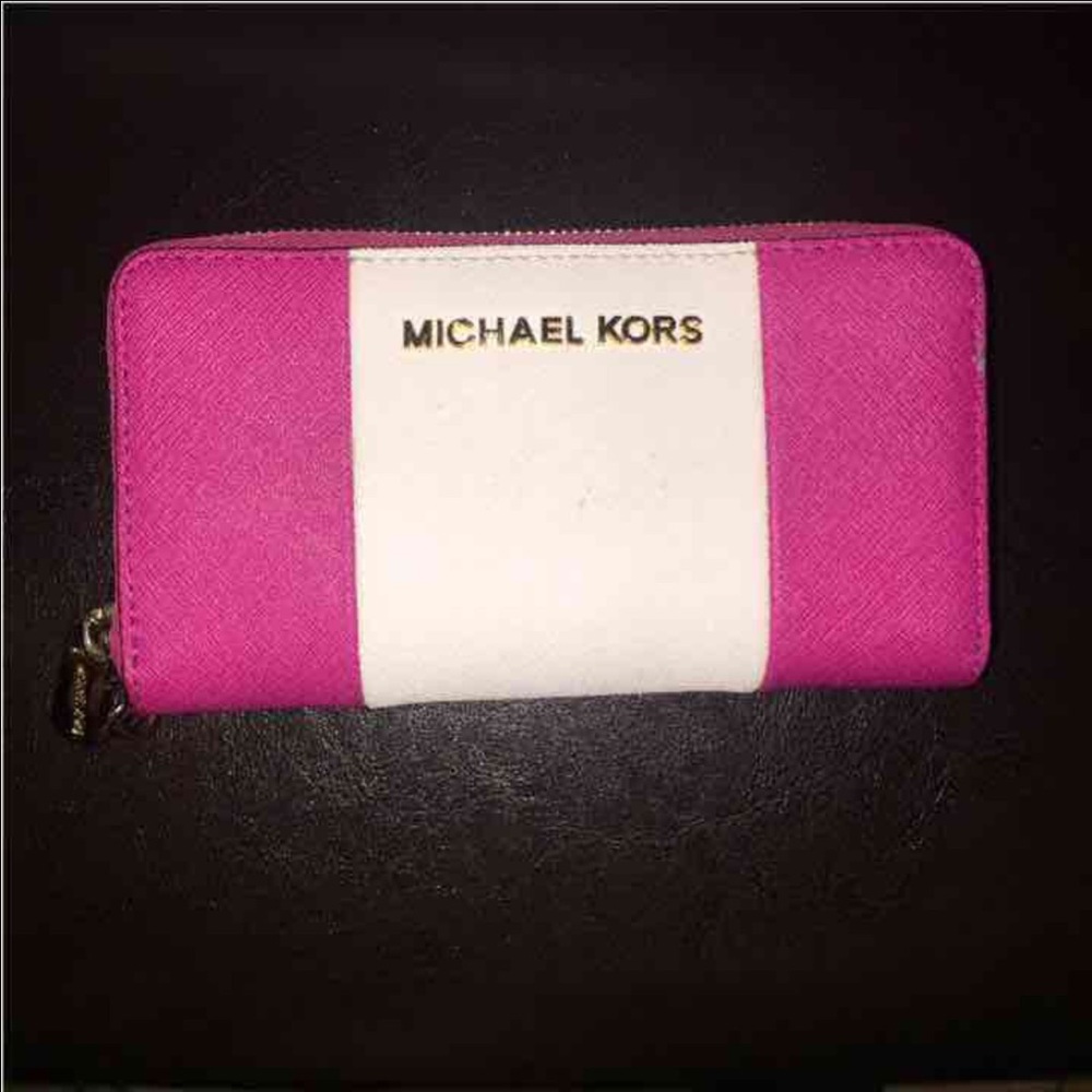 Michael kors small wrislet/wallet