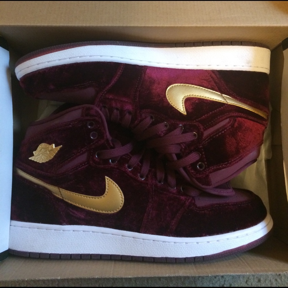 Velvet 1s only worn once good condition
