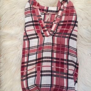 Long sleeve plad shirt .