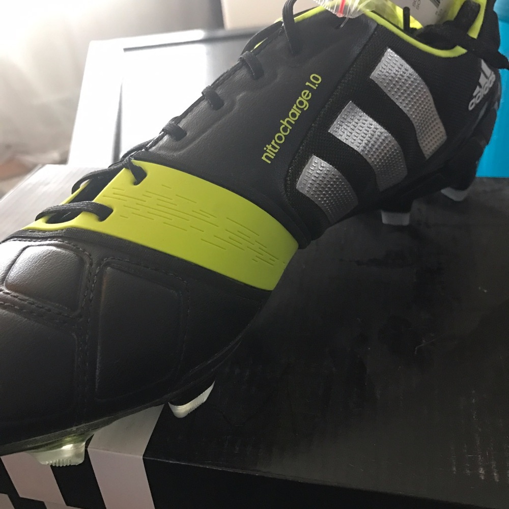 Adidas Mens Nitrocharge soccer cleats