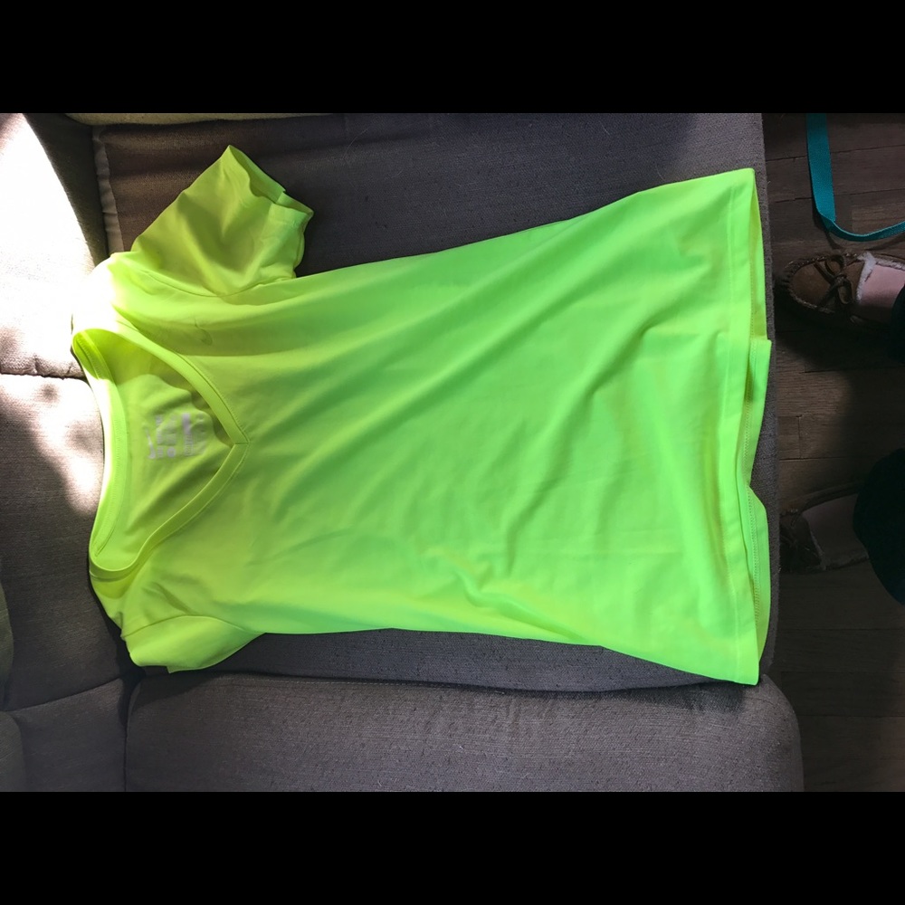 Medium Nike shirt