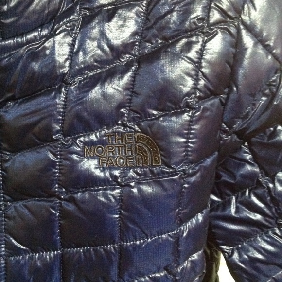 The North Face Women's Thermoball Hoodie - Picture 3 of 4