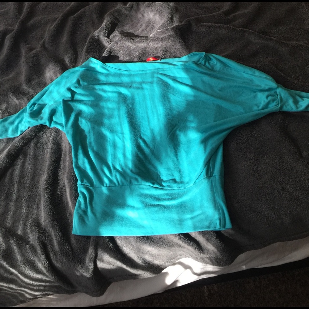 Teal quarter sleeve top