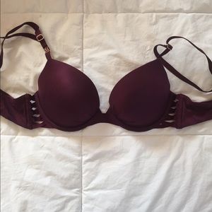 VS pink bra