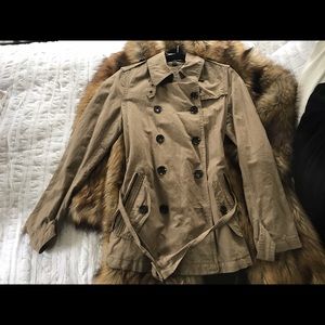 BURBERRY TRENCH COAT