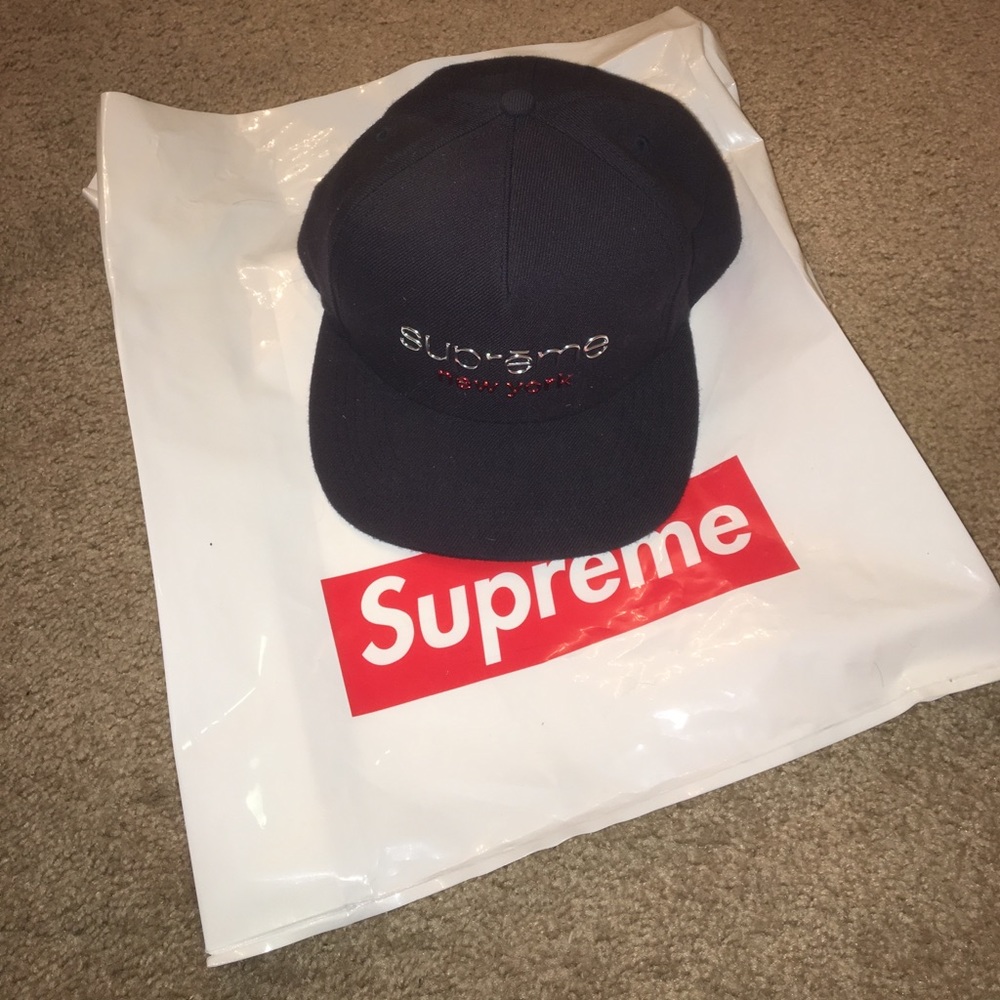 SUPREME New York navy SnapBack