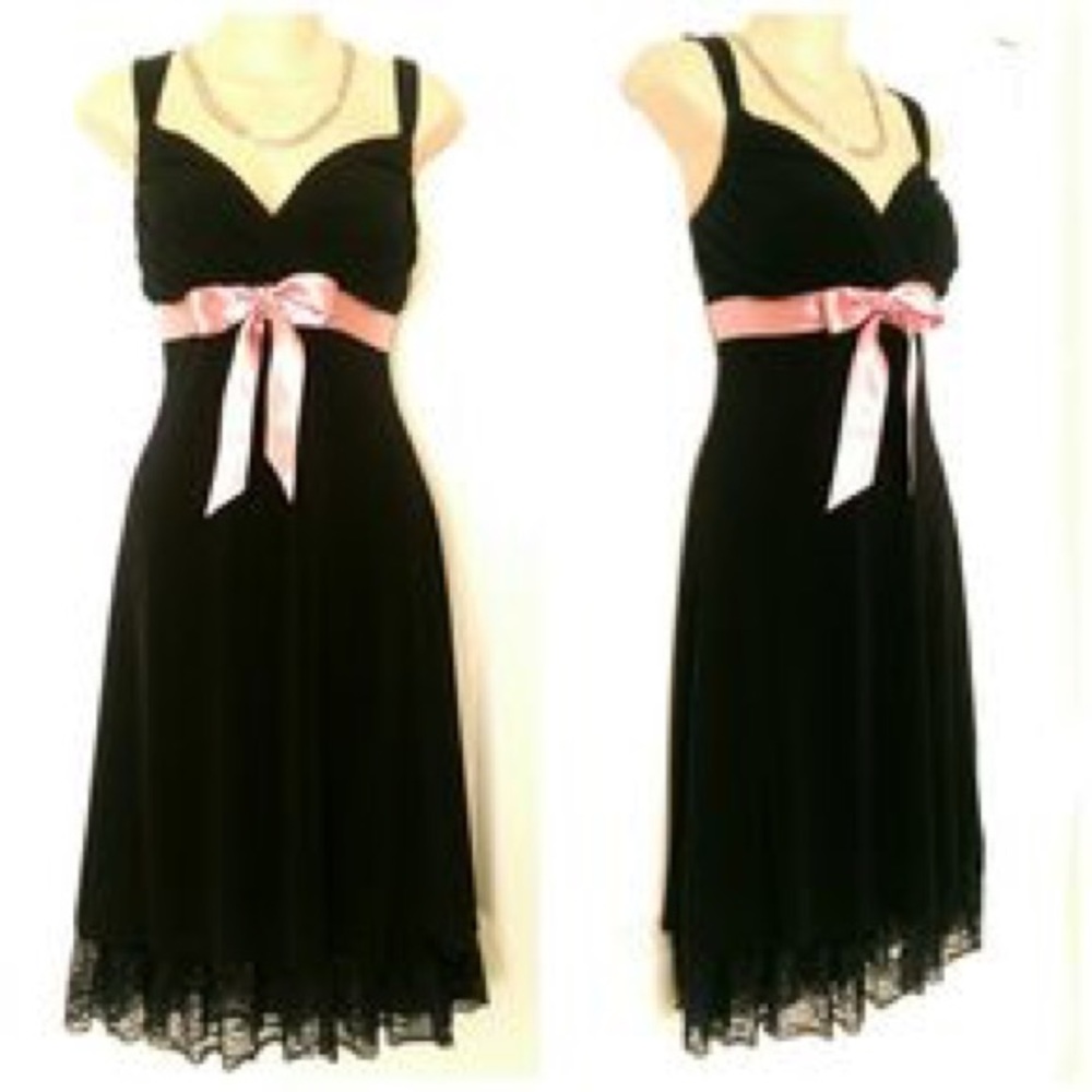 Cocktail dress with lace detail