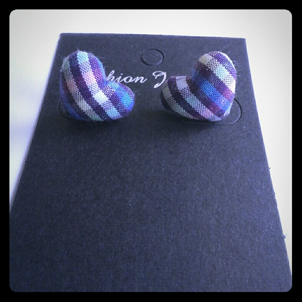 Beautiful Heart Shaped Cloth Button Earrings