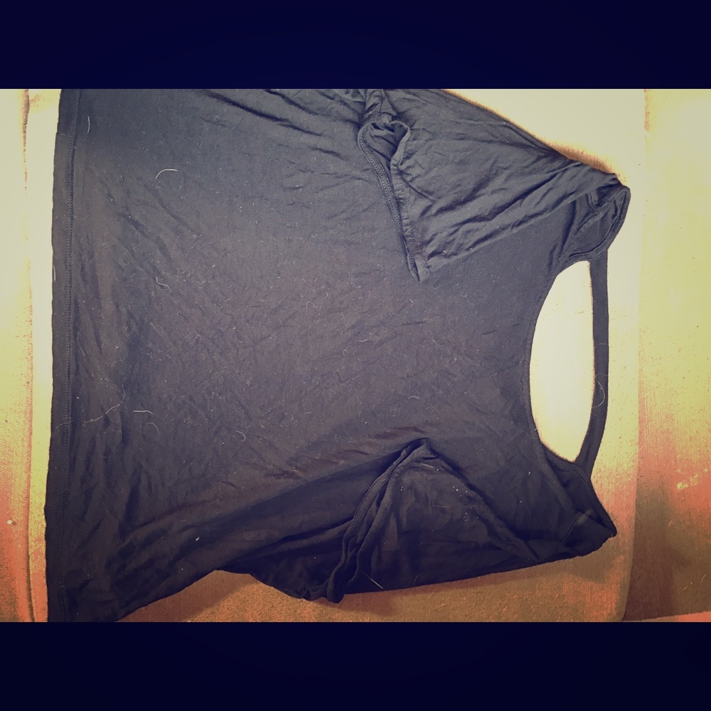 Flowly black crop shirt!