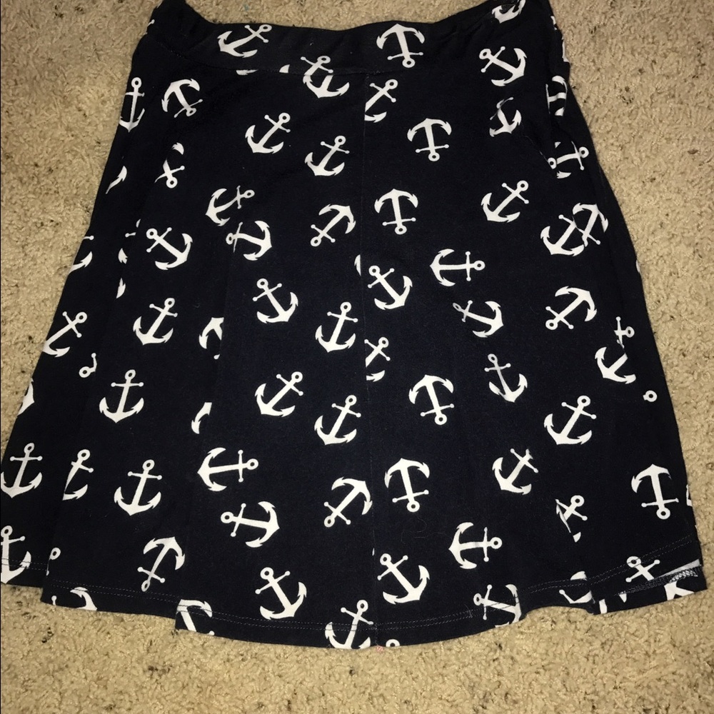 Anchor skirt
