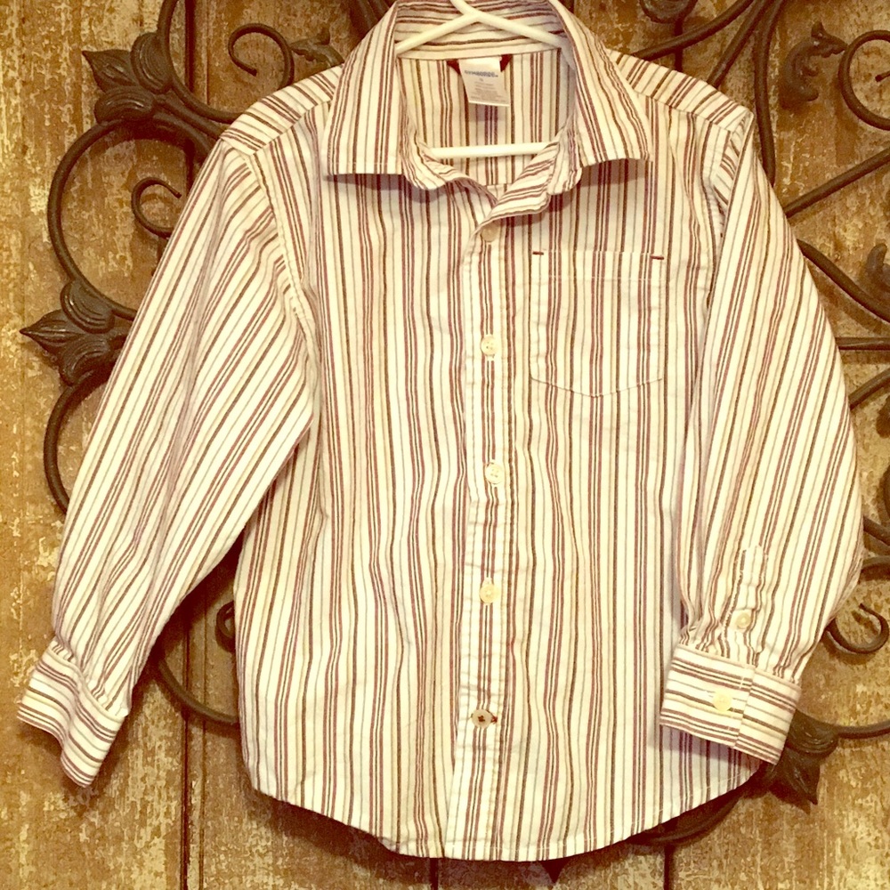 Boys button down shirt 🦎