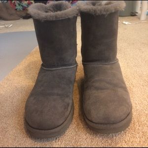 Gray bailey bow uggs