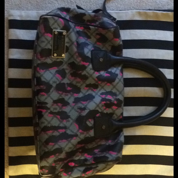 L.A.M.B Handbag w/ Dust jacket - Picture 2 of 4