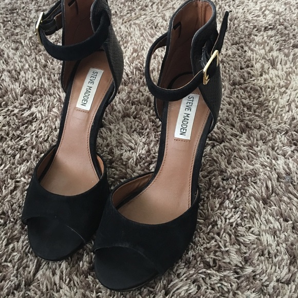 Steve Madden 6.5 size heels - Picture 2 of 4