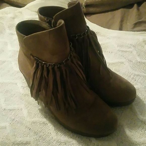 Boots - Picture 1 of 2