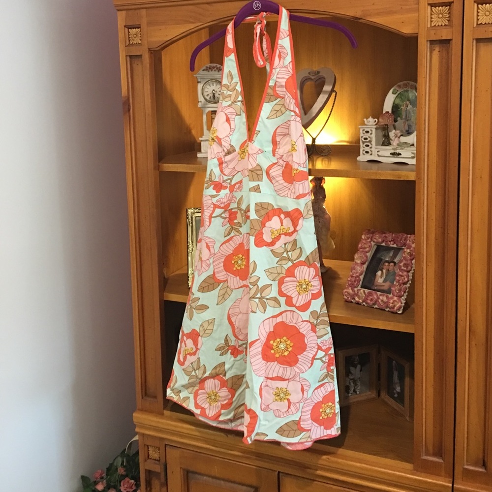Beautiful halter dress (some stretch)