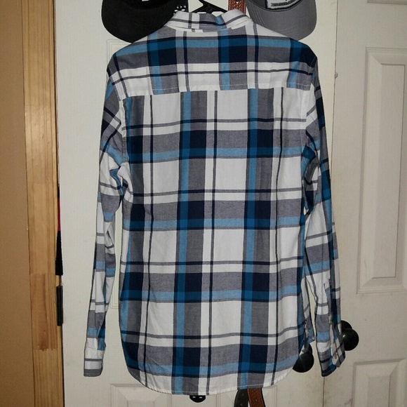 Aeropostale button up shirt - Picture 2 of 3
