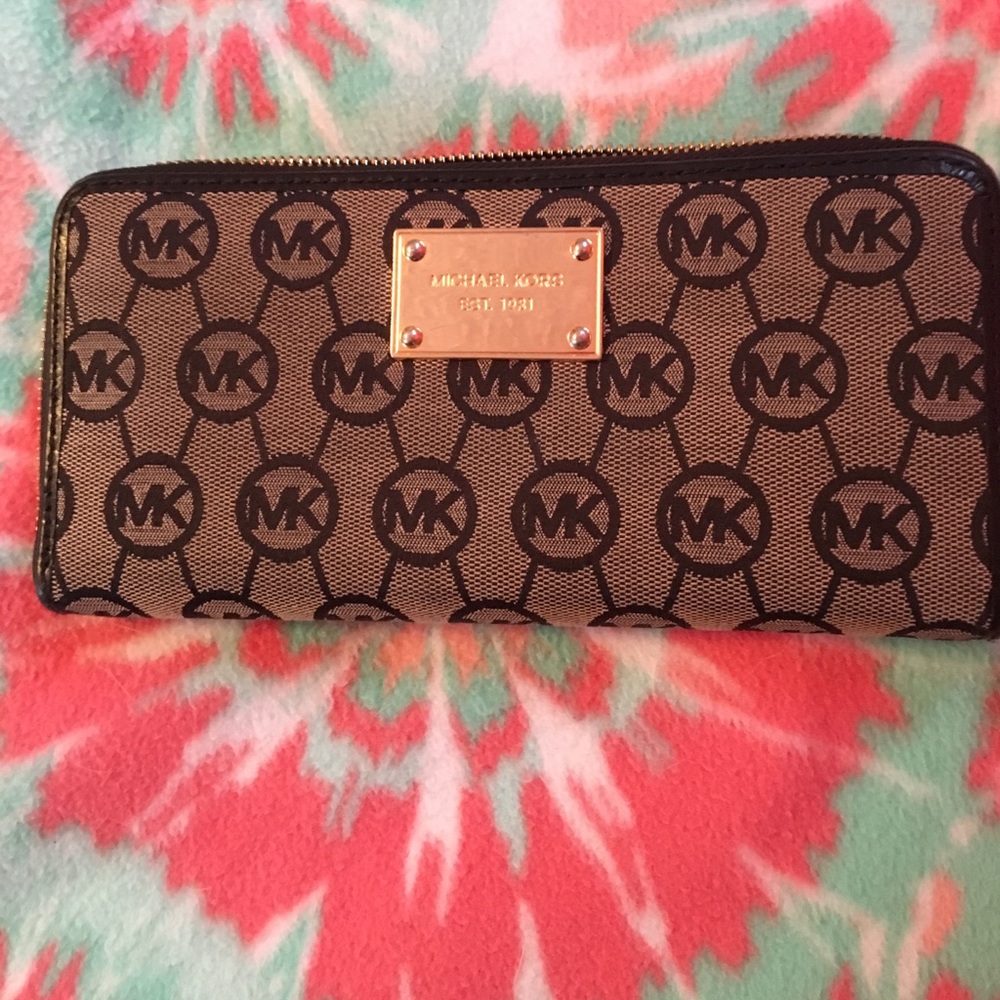 Great condition, barely used