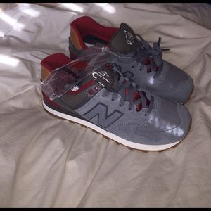 574  Collegiate New Balance shoes