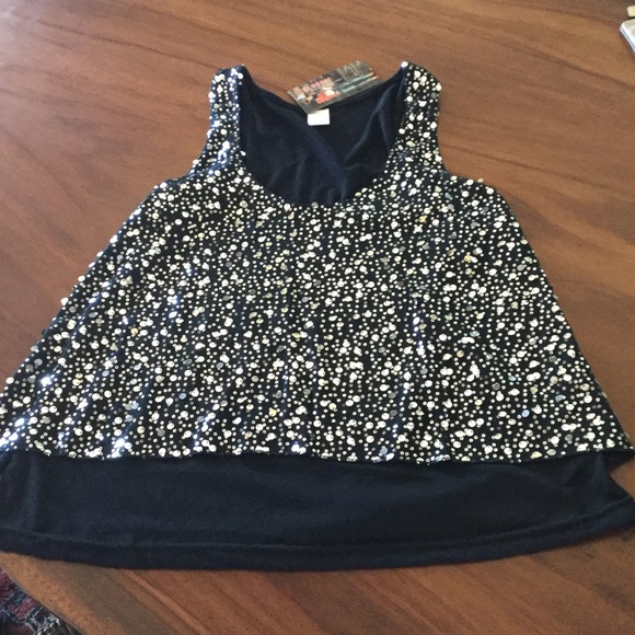 Sequence top..Boutique Style - Picture 1 of 2