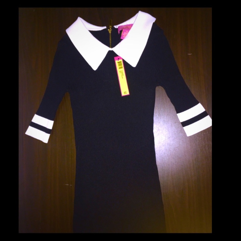 Black and White French style Top, gold zipper