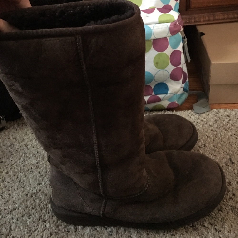 Brown Uggs size 10