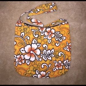 Hawaiian print shoulder bag!