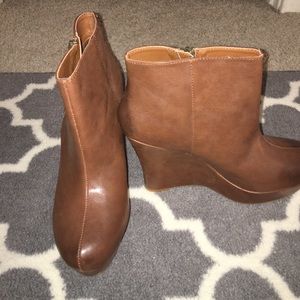 Mossimo Brown wedge 4 in