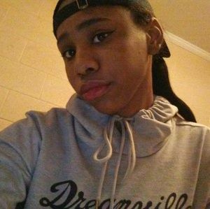 Meet your Posher, Davina