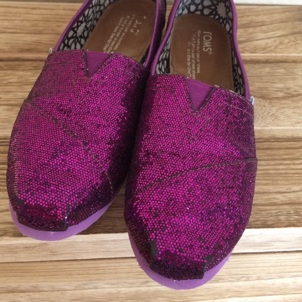 Women's size 8 pink purple glitter Tom's shoes
