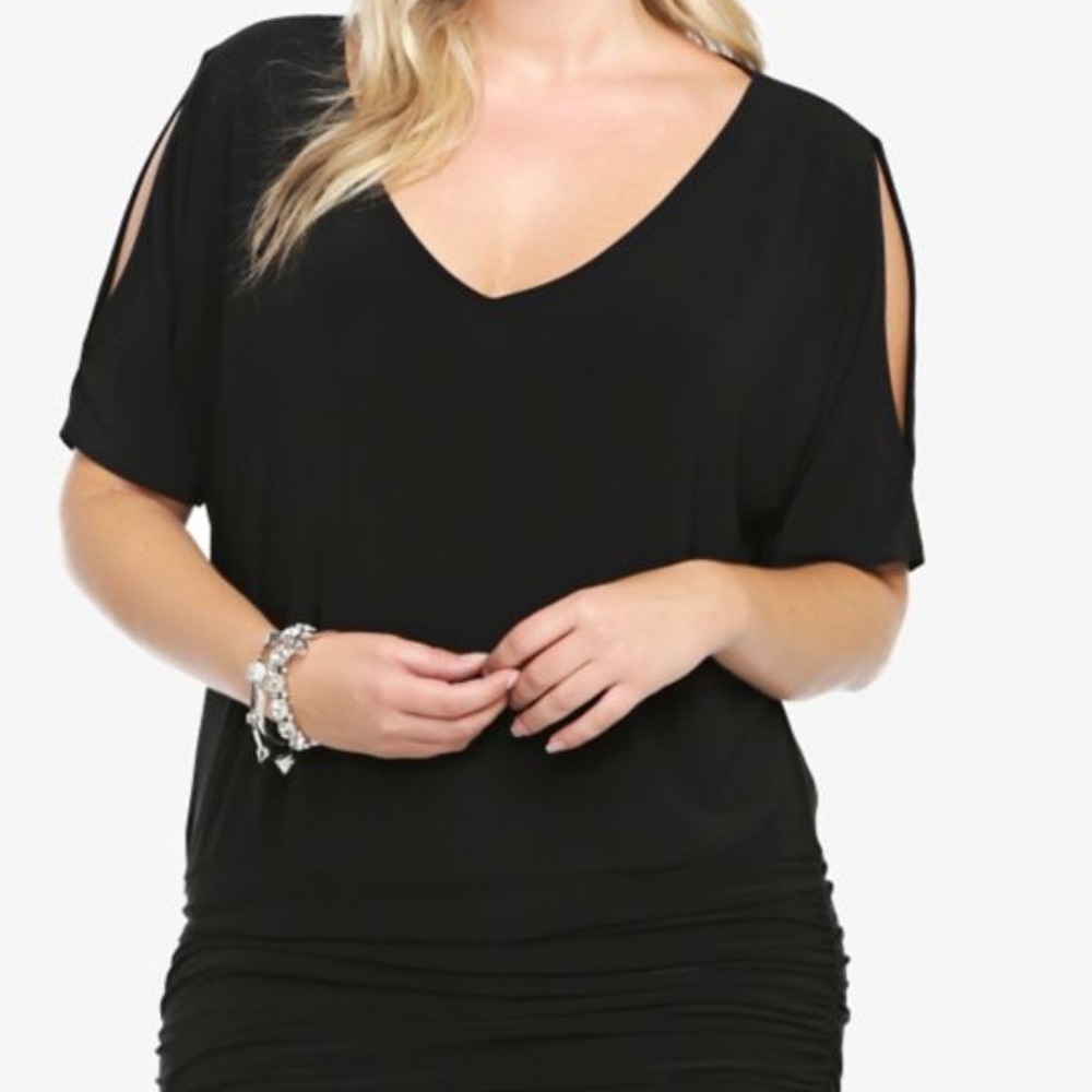 NWOT Lane Bryant cold shoulder top