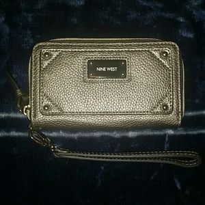 🎉Phone/Wallet Wristlet🎉