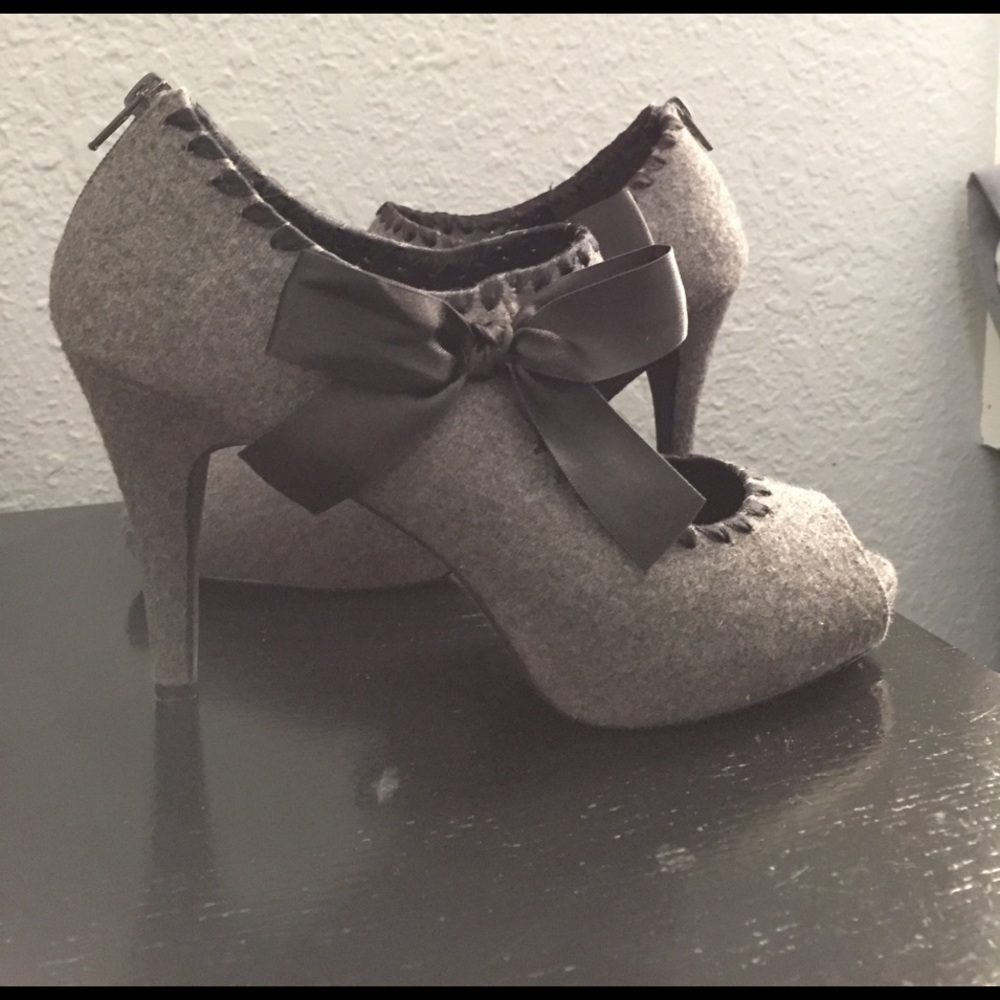 Cute Gray with Black Trim Mary-Janes