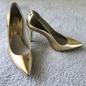 🌟GOLD PUMPS🌟