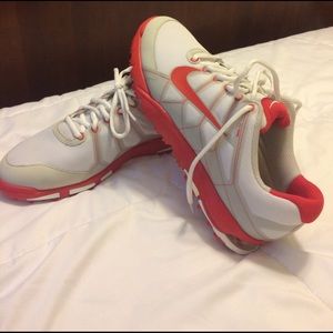 NEVER BEEN WORN Nike Air golf shoes