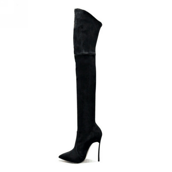 Shoes - 💥SOLD💥Black knee high boots