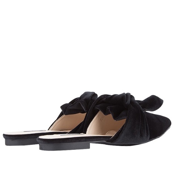 RESTOCKING Next Week✨ Fiona Black Pointy Toe Mules - Picture 5 of 8