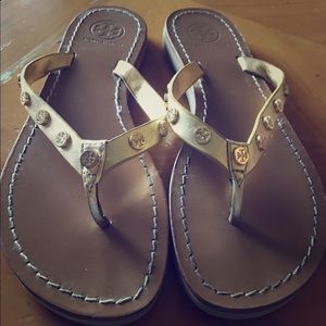 PREZ DAY SALE!! Tory Burch Flip Flops