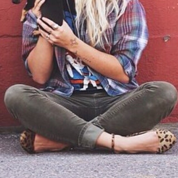 ❗️CLEARANCE❗️Leopard Pointed Strap Flats Sz 5.5-10 - Picture 2 of 3