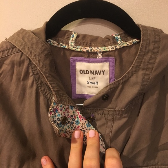 Old navy cargo jacket. - Picture 2 of 3