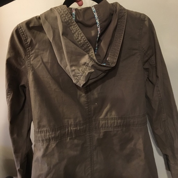 Old navy cargo jacket. - Picture 3 of 3