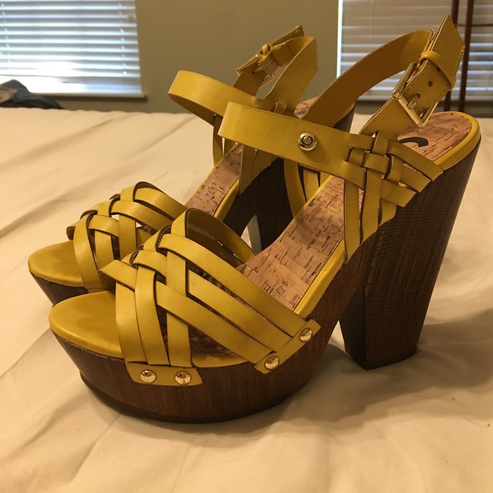 G by Guess wedges