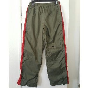 Nike boys olive lined windbreaker pants. Size XL