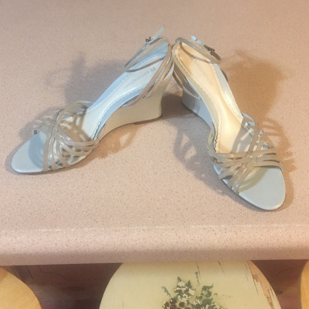 Shoes - Picture 2 of 4