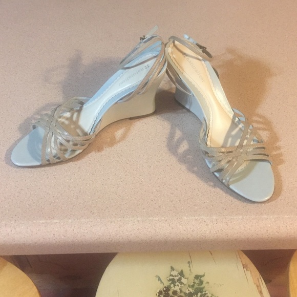 Shoes - Picture 2 of 4