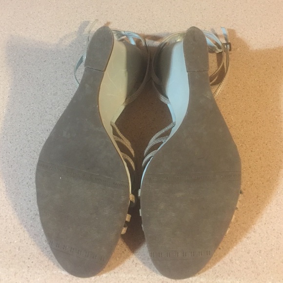 Shoes - Picture 3 of 4