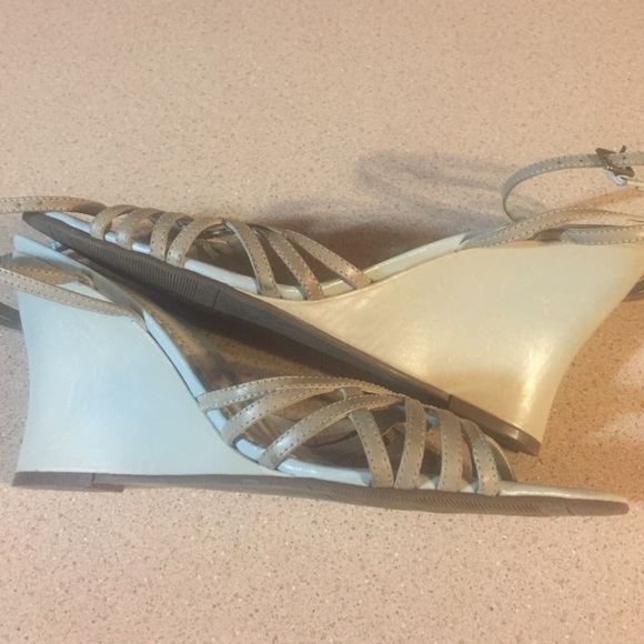 Shoes - Picture 4 of 4
